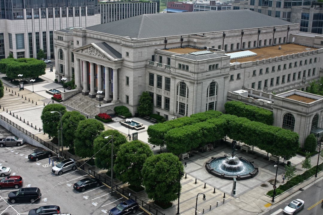 découvrez le métier d'agent de finances publiques : missions, compétences requises et rôle essentiel dans la gestion des budgets et des recettes de l'état.