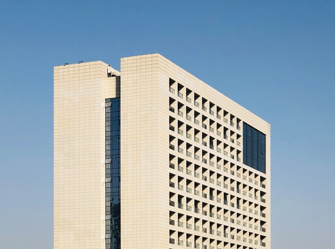 découvrez le public finance center : un centre dédié à l'analyse, la gestion et la formation en finances publiques pour les institutions, les professionnels et les citoyens.